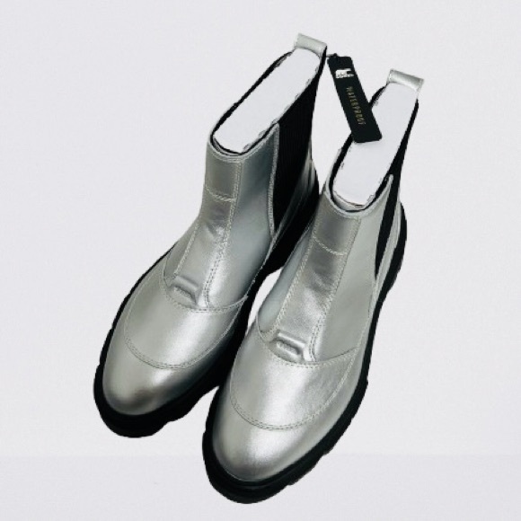 Sorel, Women’s, Caribou Pull-On Chelsea Boots Waterproof 10M Color: Pure Silver - Picture 5 of 10